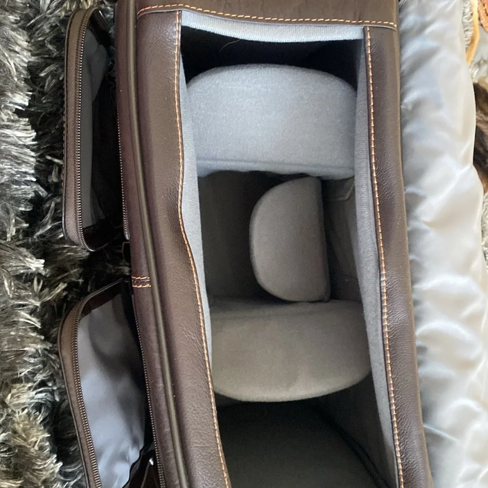 NWT Jack by Jill-e Genuine Leather Camera/Video Travel Bag - Large - Picture 10 of 14